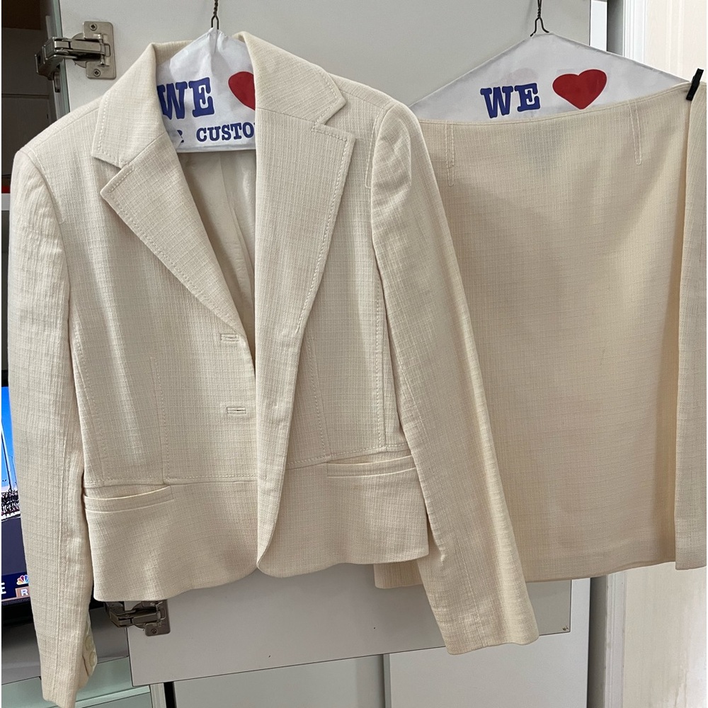 Ann Taylor skirt suit. Size 8 Off white